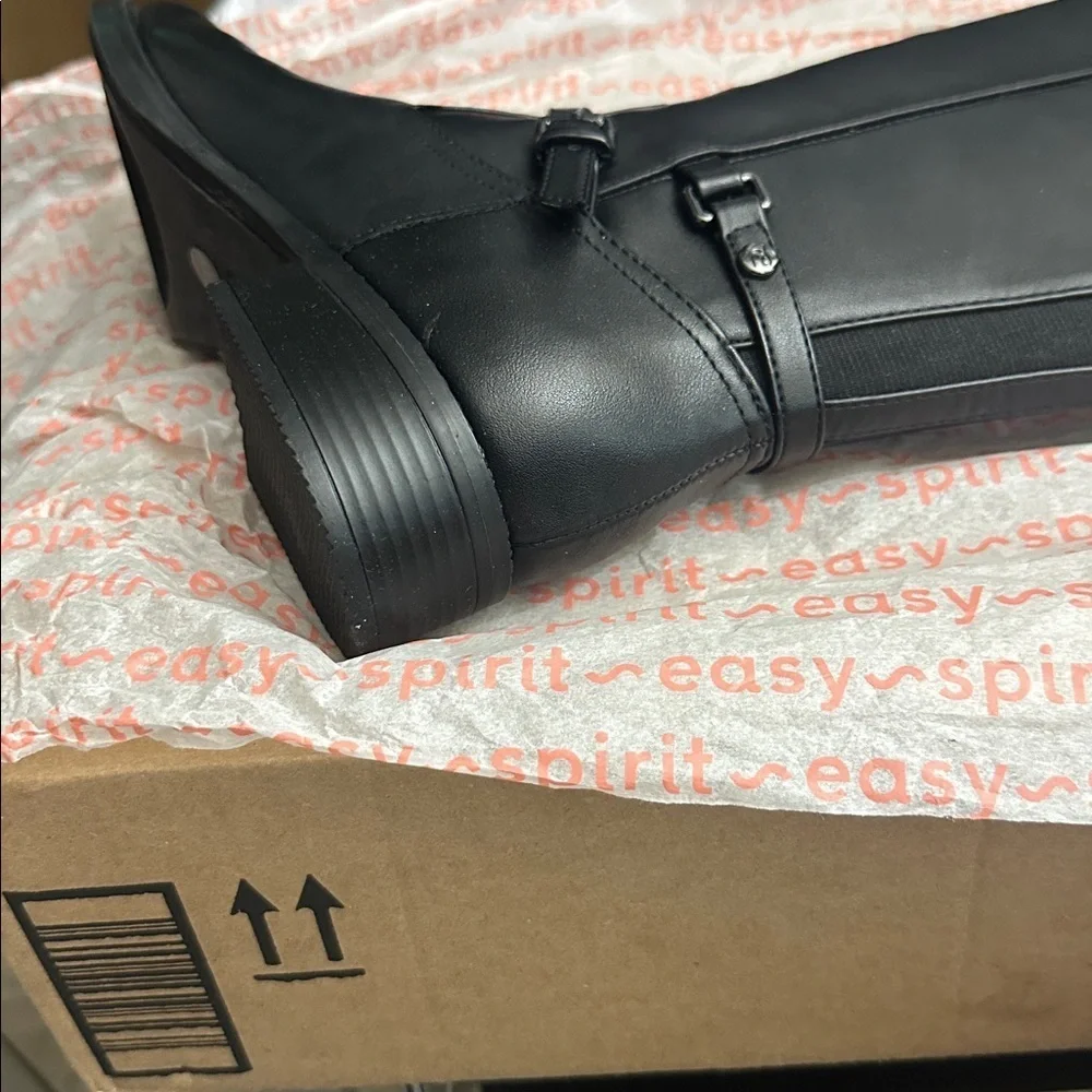 Easy Spirit Leigh (Women's) Size 7.5M.WC